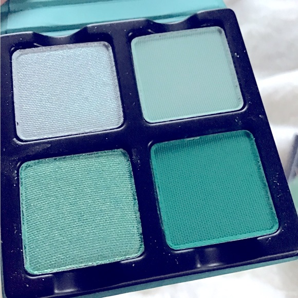 Viseart Mini Petits Four Water Lotus  Eyeshadow palette New In Box - Picture 2 of 2